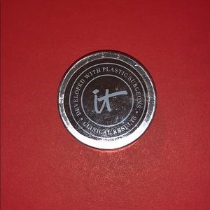 IT Cosmetics Bye Bye Breakout Translucent Powder